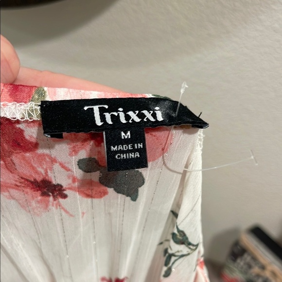 NWT Trixxi Red and Cream Floral Ruffle Tiered Dress Size Medium - Picture 2 of 6